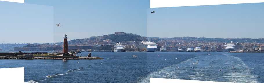 Zicht op de haven van Napels anno 2021