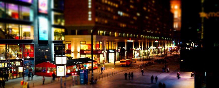 Big City Life (Berlin)" (CC BY 2.0) by mripp