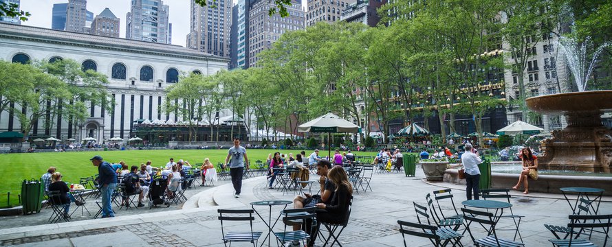 "Bryant Park Spring" (CC BY-SA 2.0) by john.gillespie