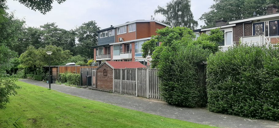 Bonte mengeling bij de eengezinshuizen