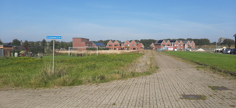 Woonmilieu Stedelijk, Vreekwartier, rechts een bouwlocatie