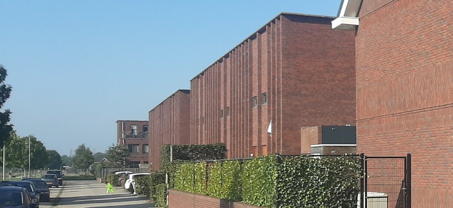 Eengezinswoningen met plat dak en Victor Veilig