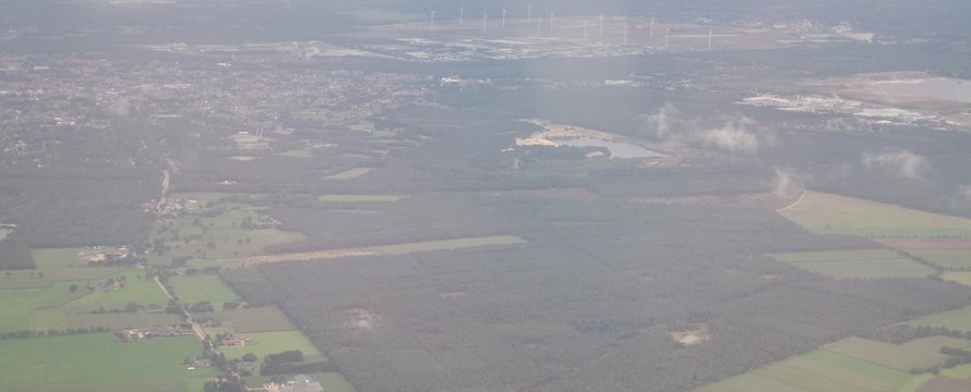 Lommel vanuit de lucht" (Public Domain) by josbert.lonnee -> Nederland luchtfoto