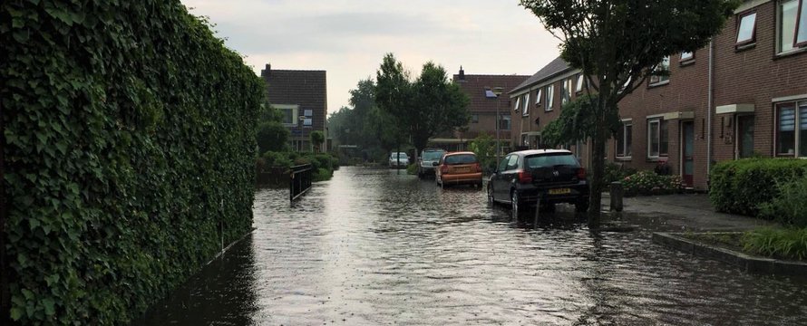 Overstroming_”Egmond Binnen” (CC BY 2.0) by Regionaal Archief Alkmaar