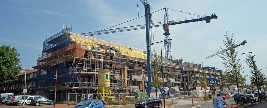 "flats nieuwbouw lange nieuwstraat ijmuid" (Public Domain) by Summers Day 333