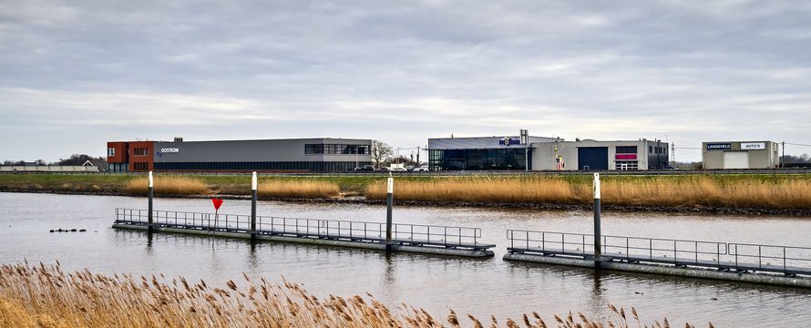 Bedrijventerrein Middelblok - Gouderak -" (CC BY 2.0) by Frans Berkelaar