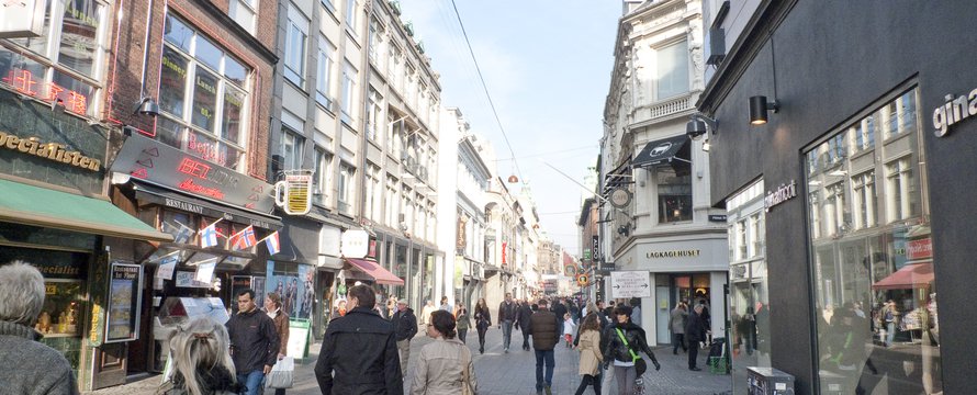 Kopenhagen ("Stroget - pedestrian mall" (CC BY 2.0) by Jim Bahn)