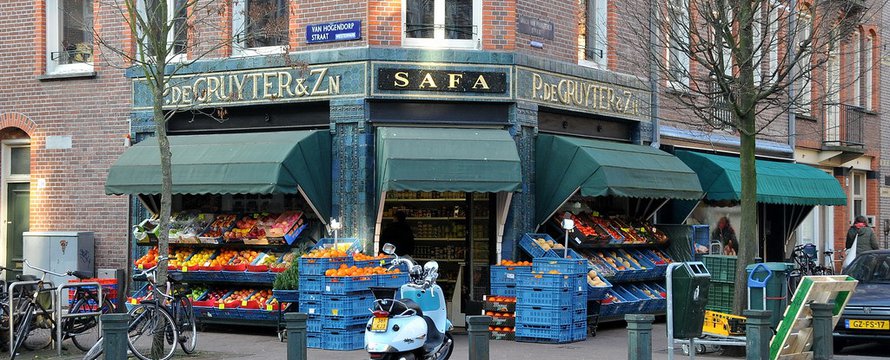 "’Safa’ van Hogendorpstraat Amsterdam" (CC BY 2.0) by FaceMePLS