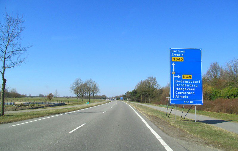 De provinciale weg N340 tussen Zwolle en Ommen