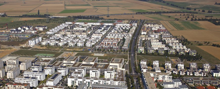 Cover_Riedberg_Frankfurt_campus tegen de heuvels.jpg