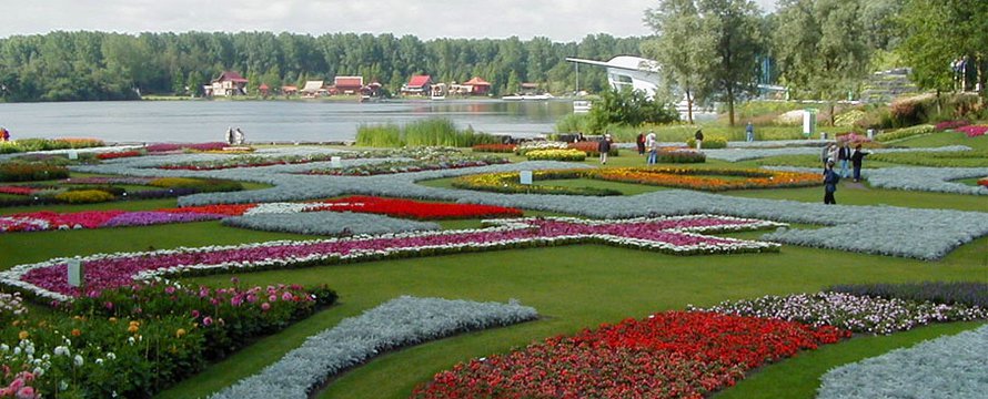 floriade "Floriade - Main Garden" (CC BY-SA 2.0) by roger4336