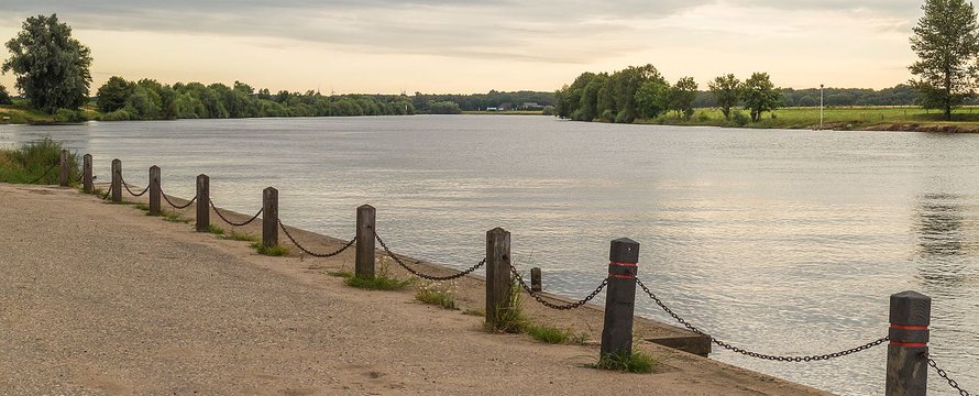 Kade aan de Maas Broekhuizen