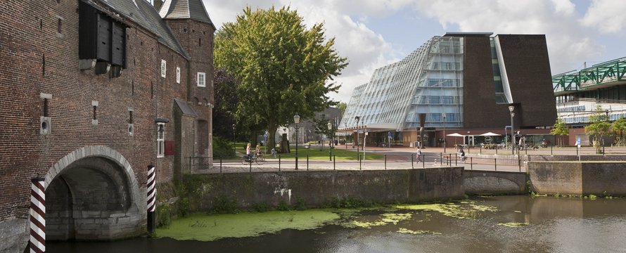 Koppelpoort en gebouw Rijksdienst voor Cultureel Erfgoed