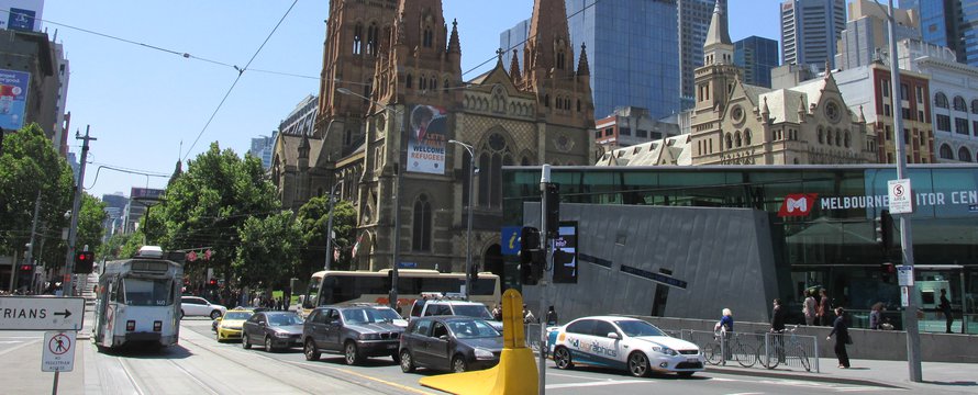 St. Paul's kerk in Melbourne langs autoweg - Wikimedia Commons, 2020