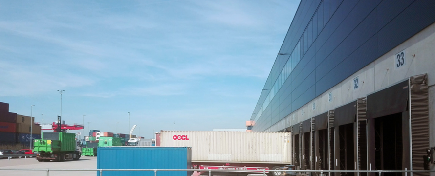Barge terminal en XPO Tilburg. Foto: Merten Nefs. Distributiecentra in Nederland. Beeld: Stec groep. Venlo Tradeport. Foto: Merten Nefs. Venlo Tradeport. Uit rapport Rademacher de Vries. Distributiecentrum. Beeld: Stec groep. Beeld: Rademacher de Vri
