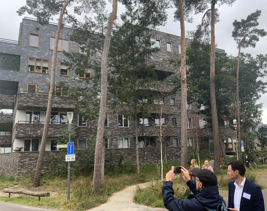 Sociale woningbouw tussen de bomen