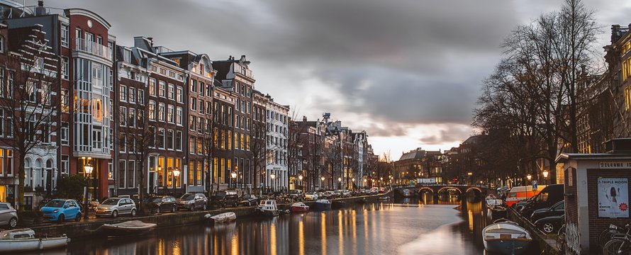 Amsterdam -> Photo by Azhar J on Unsplash