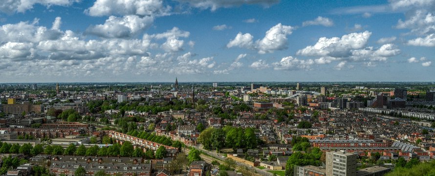 luchtfoto Groningen -> Afbeelding van Rudy and Peter Skitterians via Pixabay
