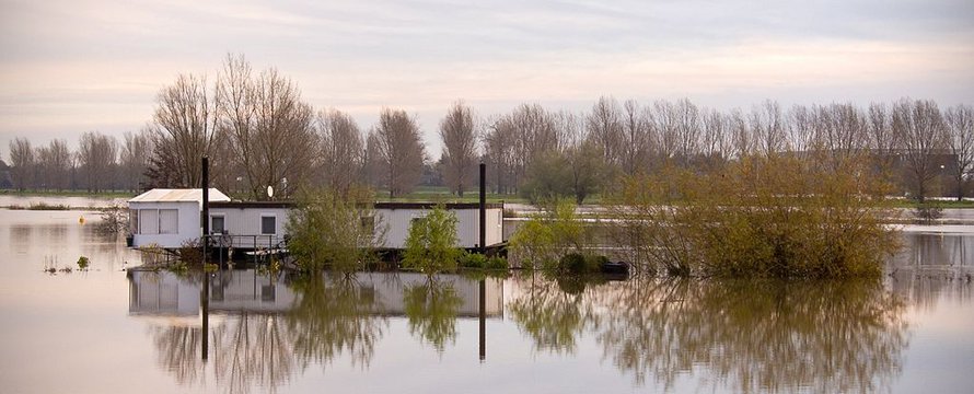 Hoog water - Wikimedia Commons, 2020