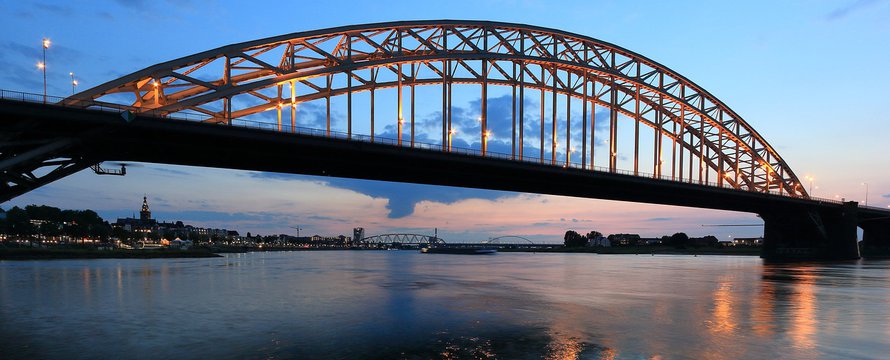 nijmegen brug water