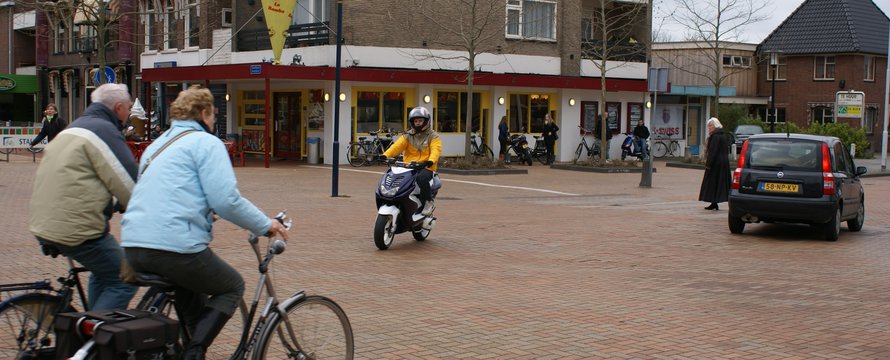 shared space drachten | "Shared-space-drachten_21" (CC BY-ND 2.0) by CROW-Fietsberaad