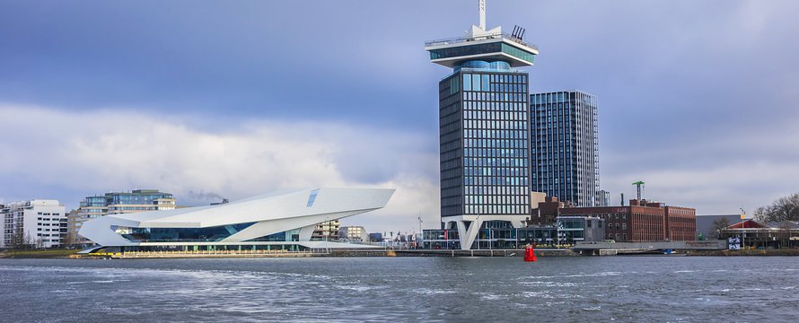 Overhoeks Amsterdam vanaf het water