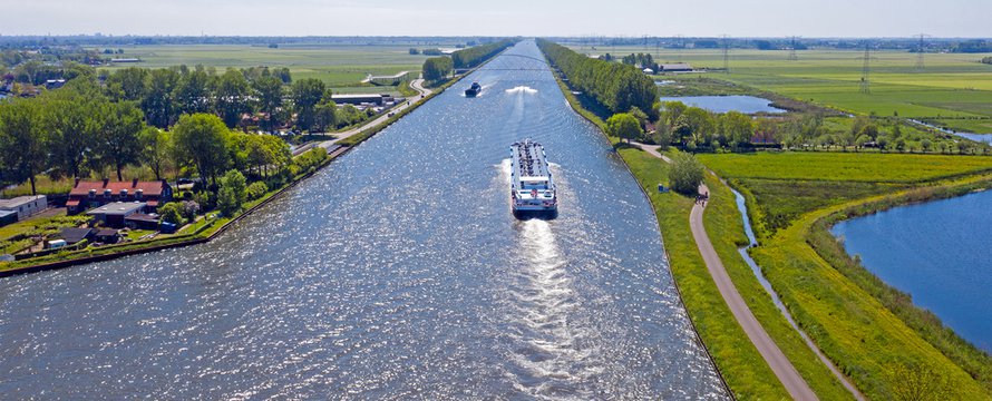 Luchtfoto van het Amsterdam-Rijnkanaal