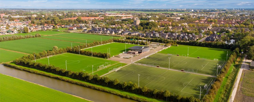 Weiland en voetbalvelden aan de rand van Waddinxveen