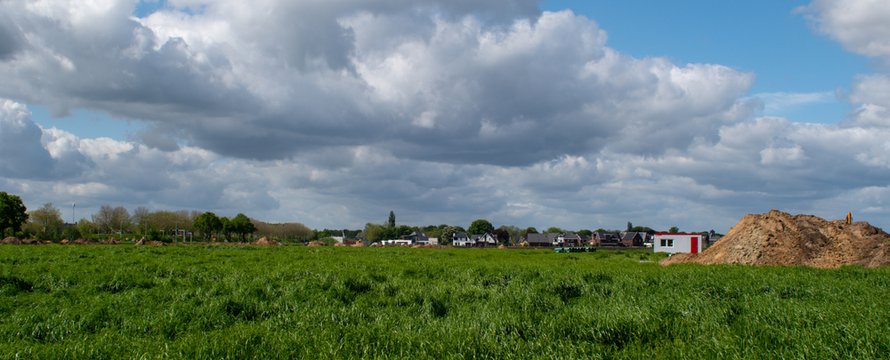 Nieuwbouwlocatie in de polder