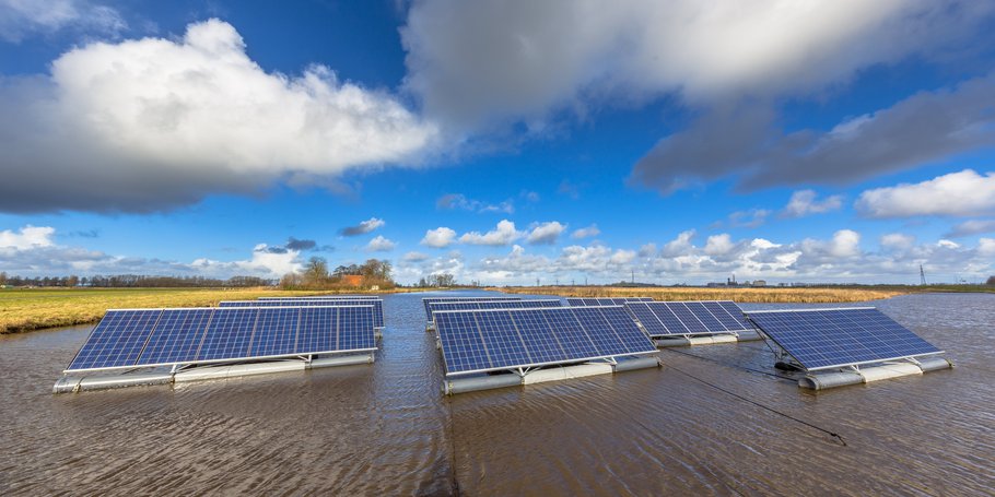 Zonnepanelen op water