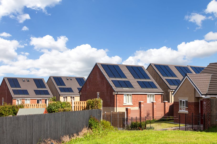 Engelse huizen met zonnepanelen