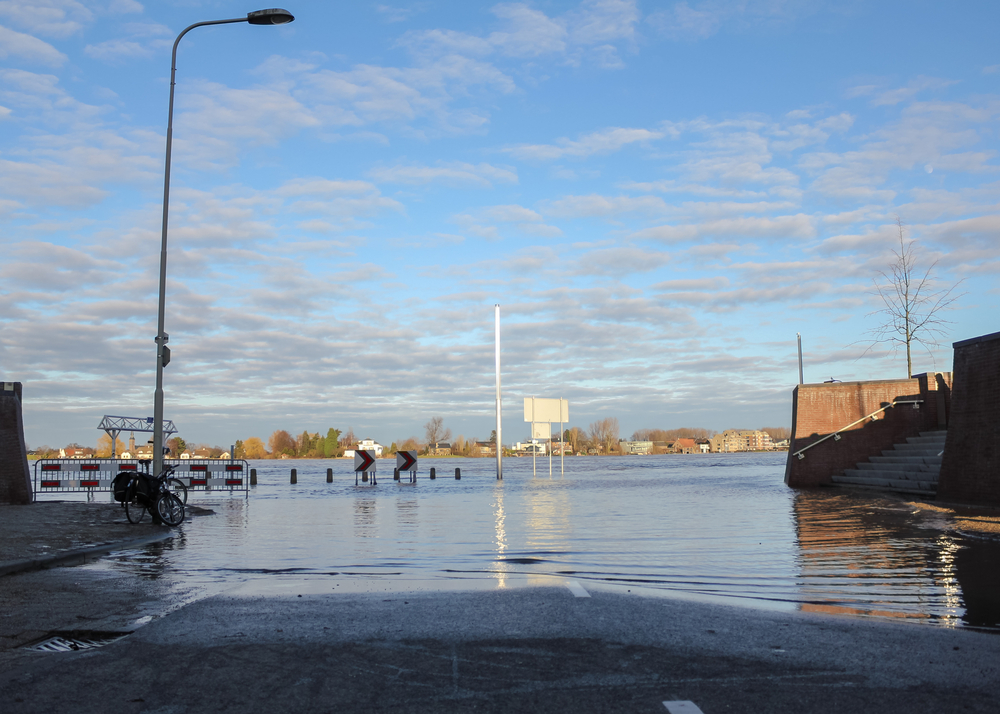 Droge voeten bij een grondexploitatie die onder water staat