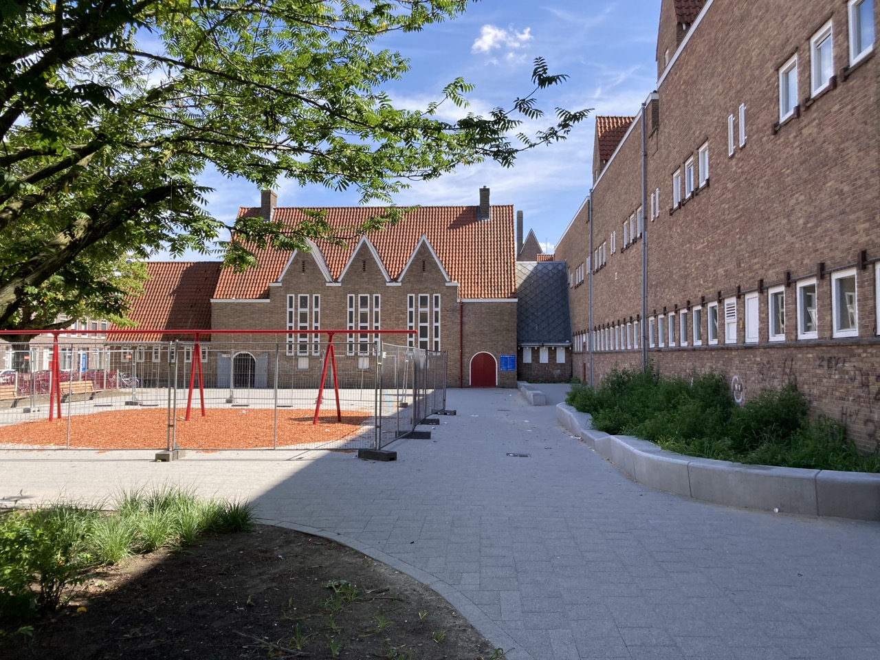 Erfgoed en leefbaarheid: over gentrificatie en sociaal-cultureel ondernemerschap in Amsterdam-West e